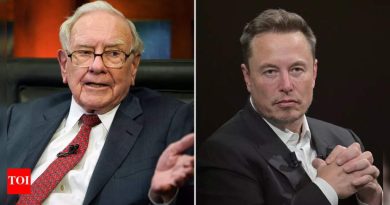 ‘इर्ष्या आणि लोभ चालणे…’: वॉरेन बफेट यांनी एलोन मस्कच्या $1 ट्रिलियन टेस्ला पे पॅकेजचा शोध घेतला का? बर्कशायरचे सीईओ म्हणून त्यांनी अंतिम पत्रात काय म्हटले आहे